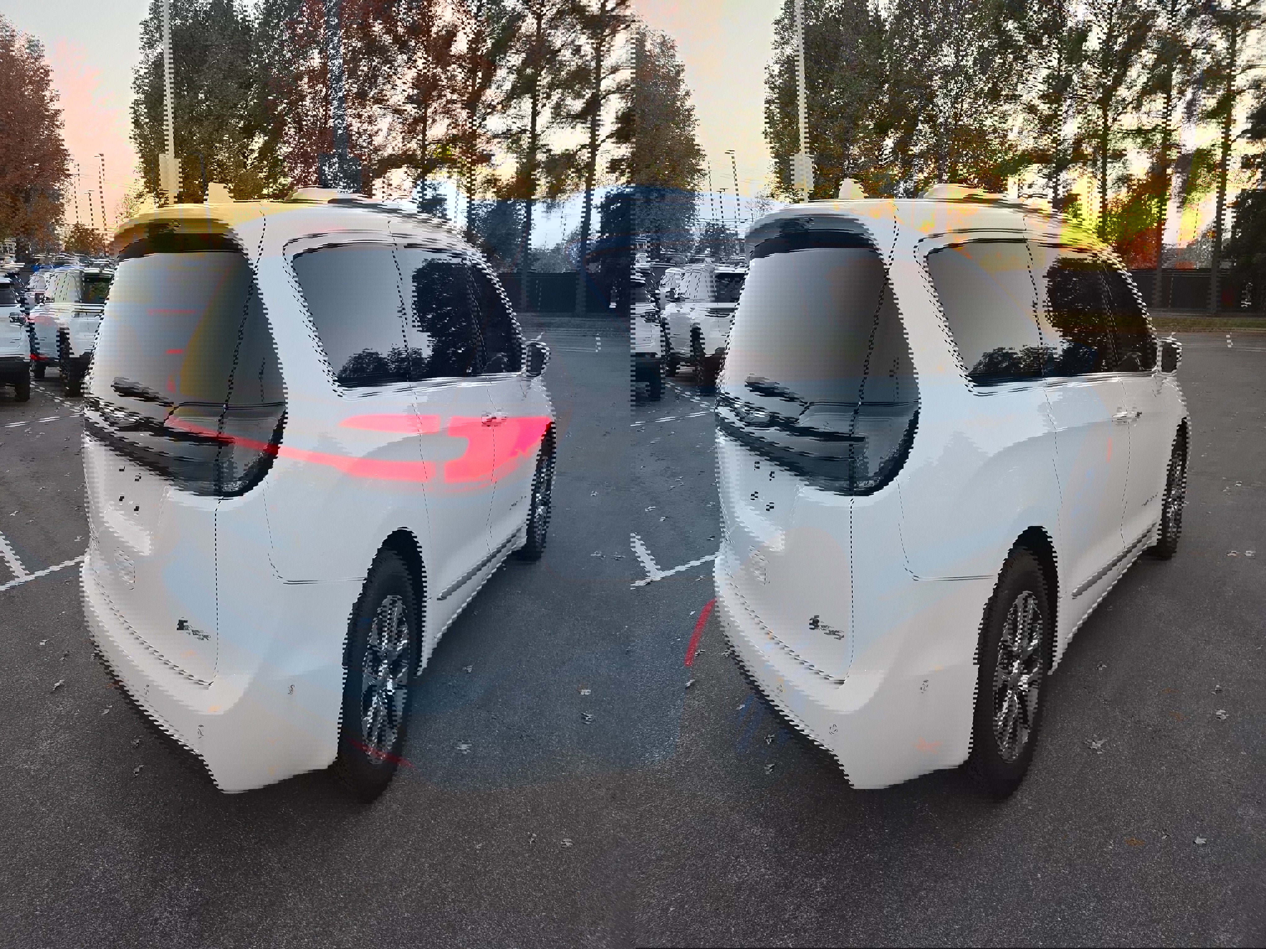 Used 2022 Chrysler Pacifica Pinnacle image 5