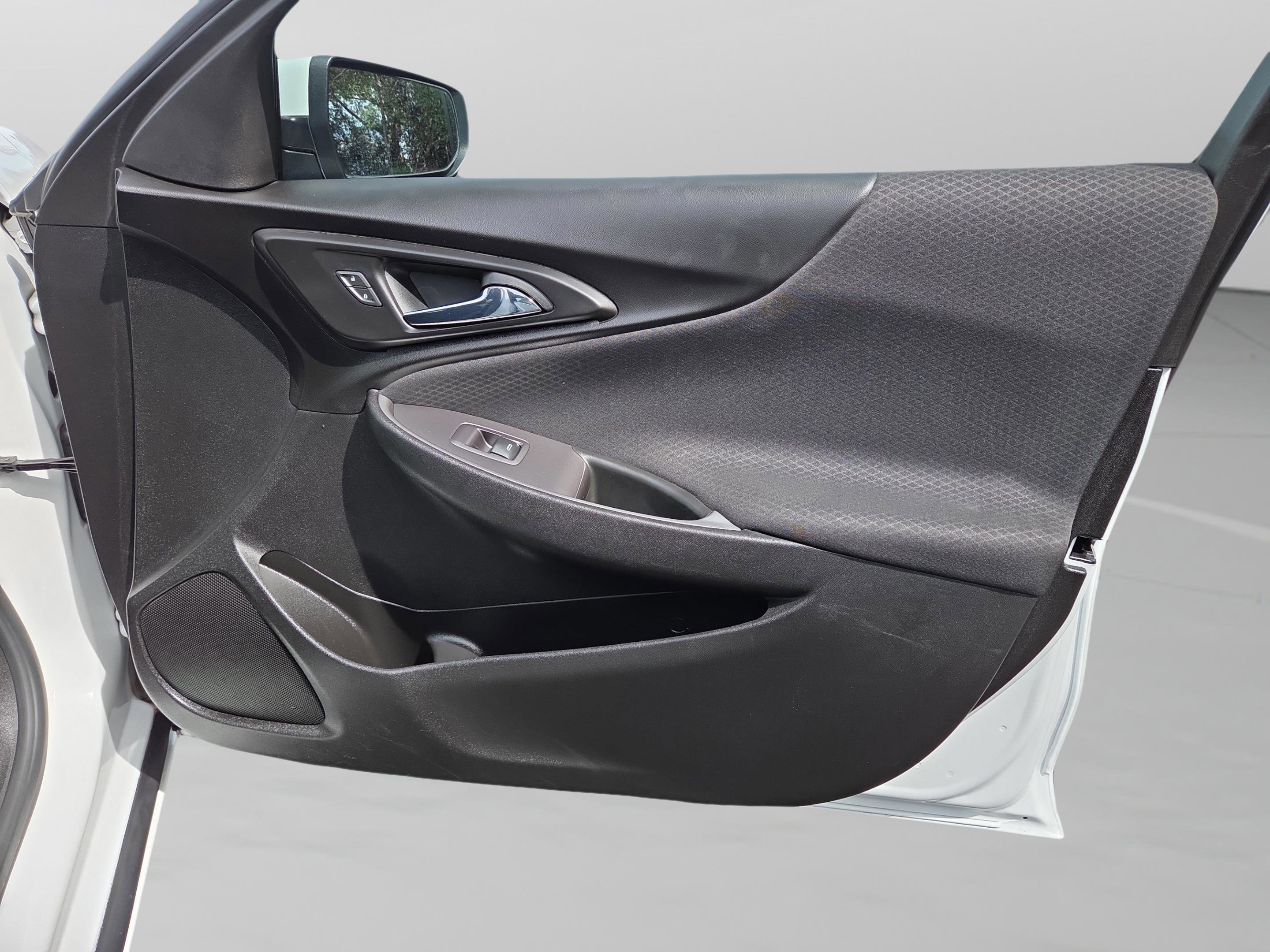 Used 2020 Chevrolet Malibu RS image 38