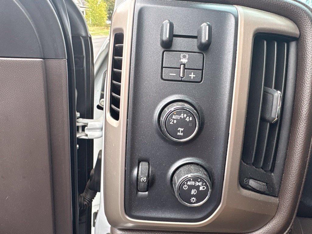 Used 2017 GMC Sierra 1500 Denali w/ Denali Ultimate Package AWD/4WD image 15