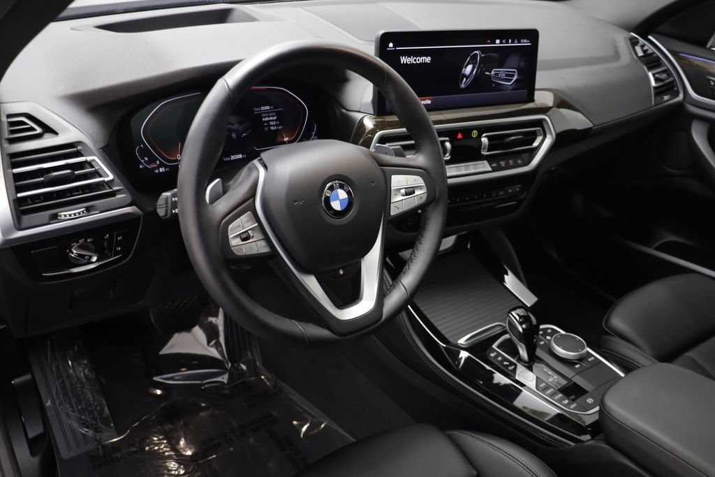 Certified 2025 BMW X4 xDrive30i AWD/4WD image 6