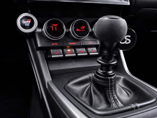 Used 2022 Toyota GR86 RWD image 21