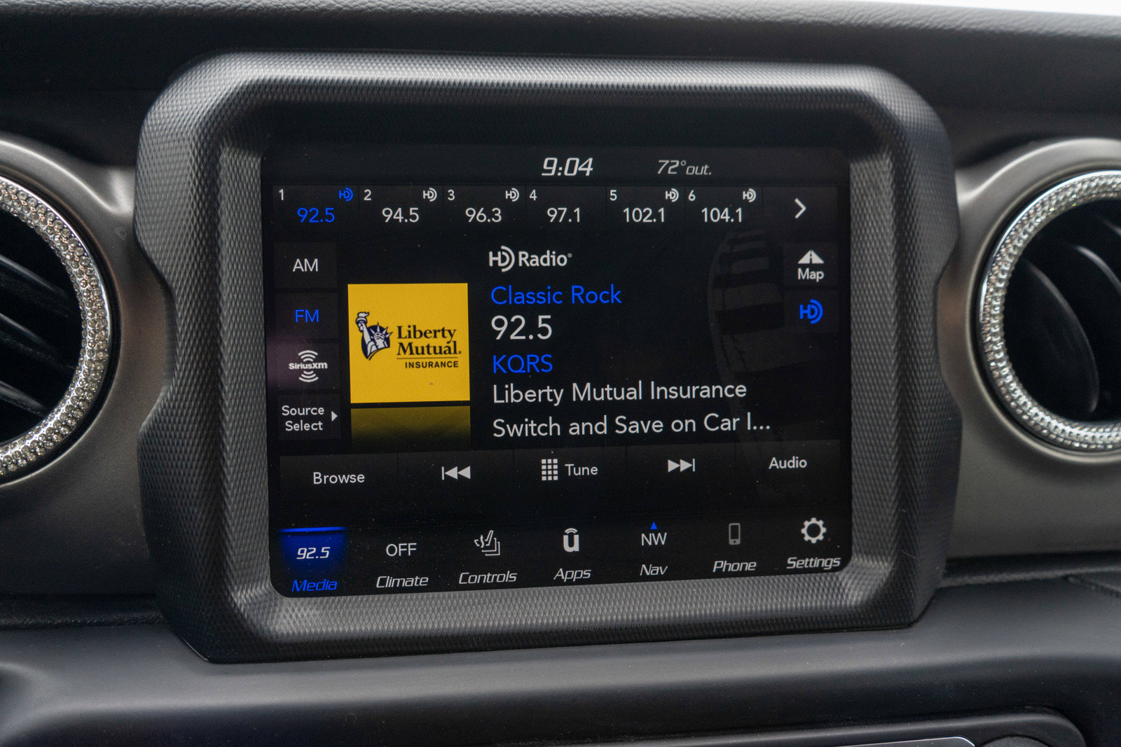 Used 2022 Jeep Wrangler Sport AWD/4WD image 18