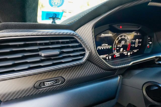 Used 2023 Lamborghini Urus Performante image 70