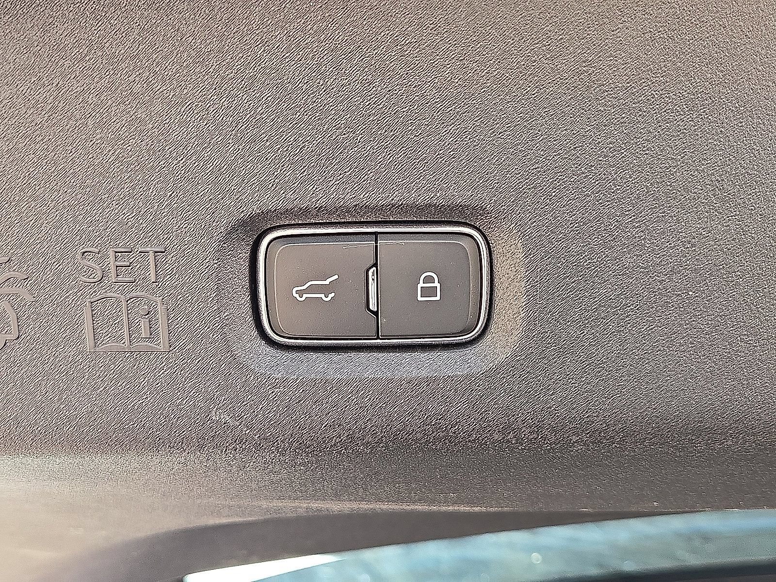 Used 2025 Ford Expedition Platinum AWD/4WD image 14