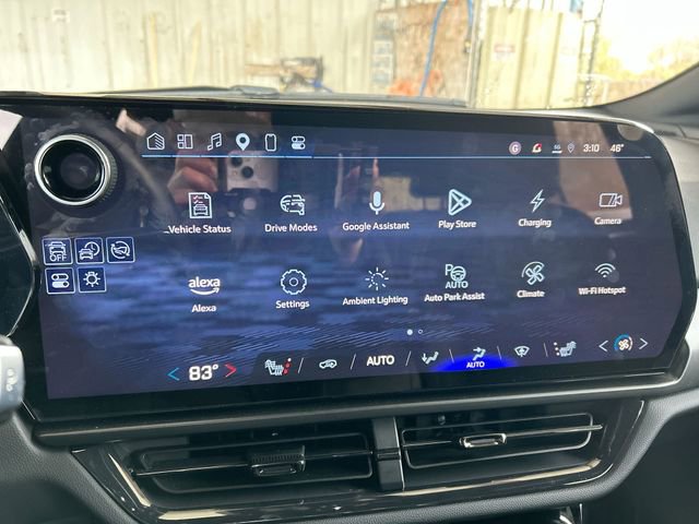 Used 2024 Chevrolet Equinox EV RS FWD image 13
