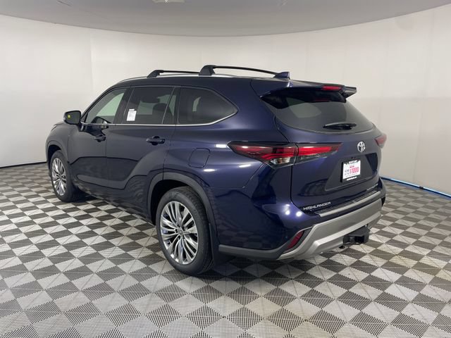 New 2026 Toyota Highlander Platinum AWD/4WD image 12