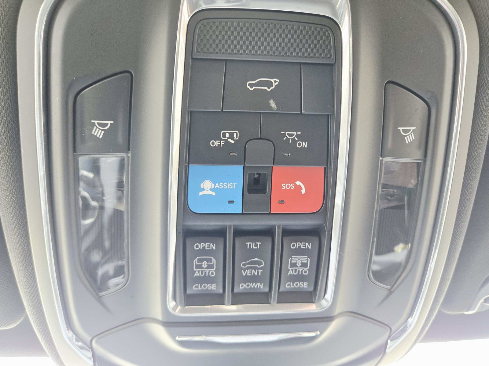 Used 2024 Jeep Wagoneer L 4WD w/ Premium Group I image 40