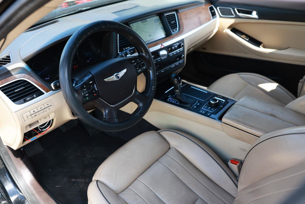 Used 2015 Hyundai Genesis 3.8 w/ Option Group 04 image 4