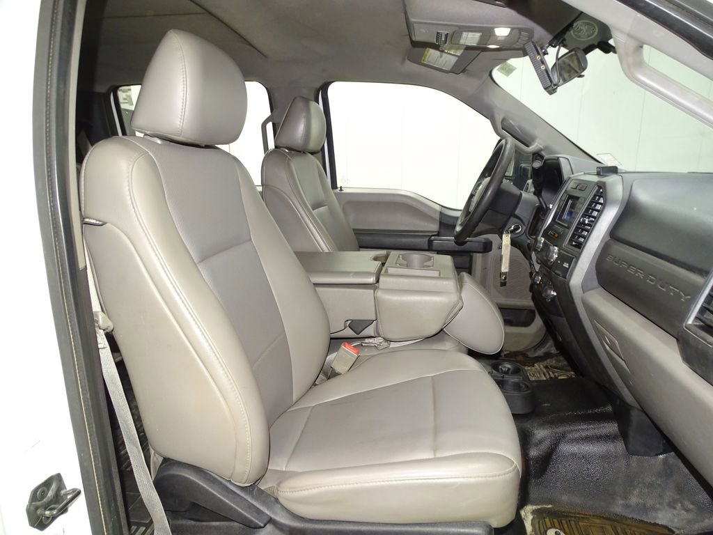 Used 2018 Ford F550 2WD Crew Cab Super Duty image 13