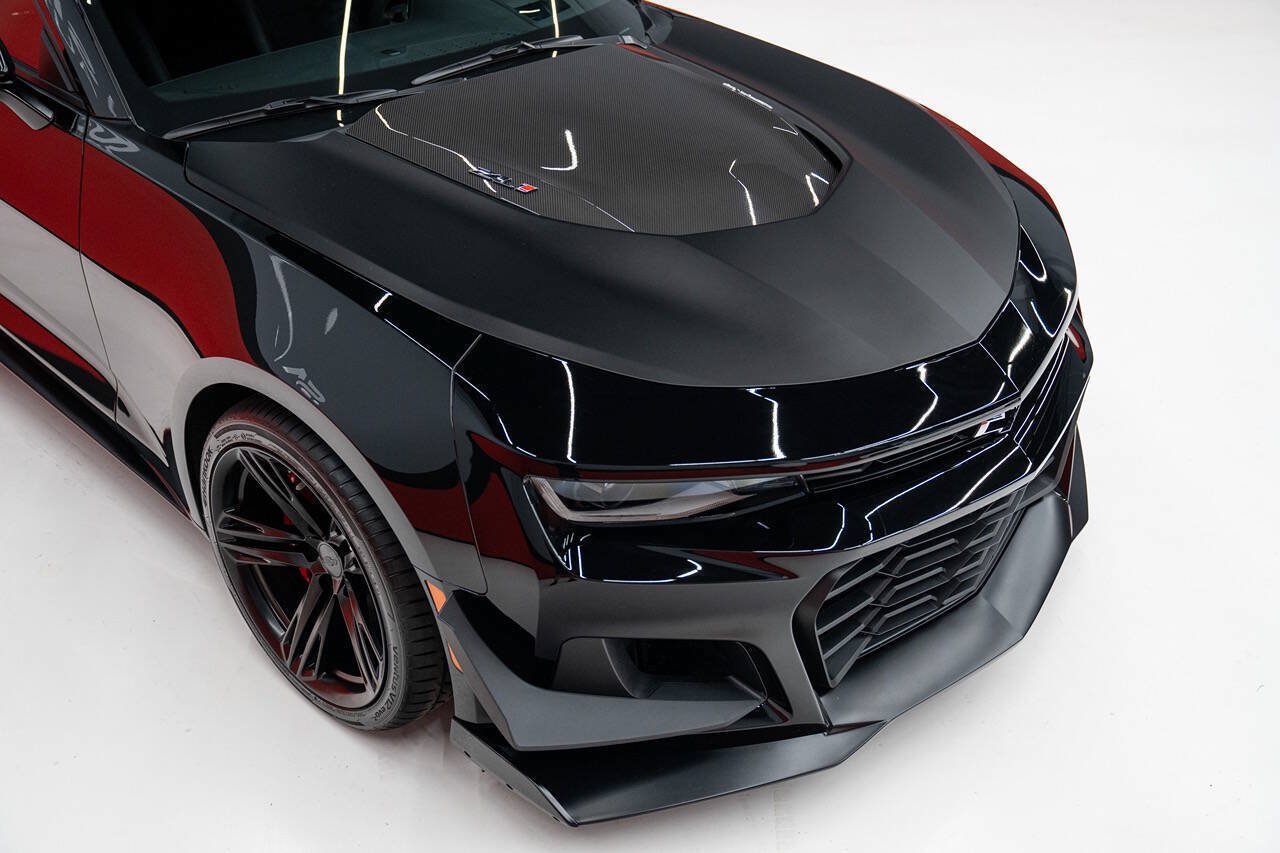 Used 2021 Chevrolet Camaro ZL1 RWD image 7