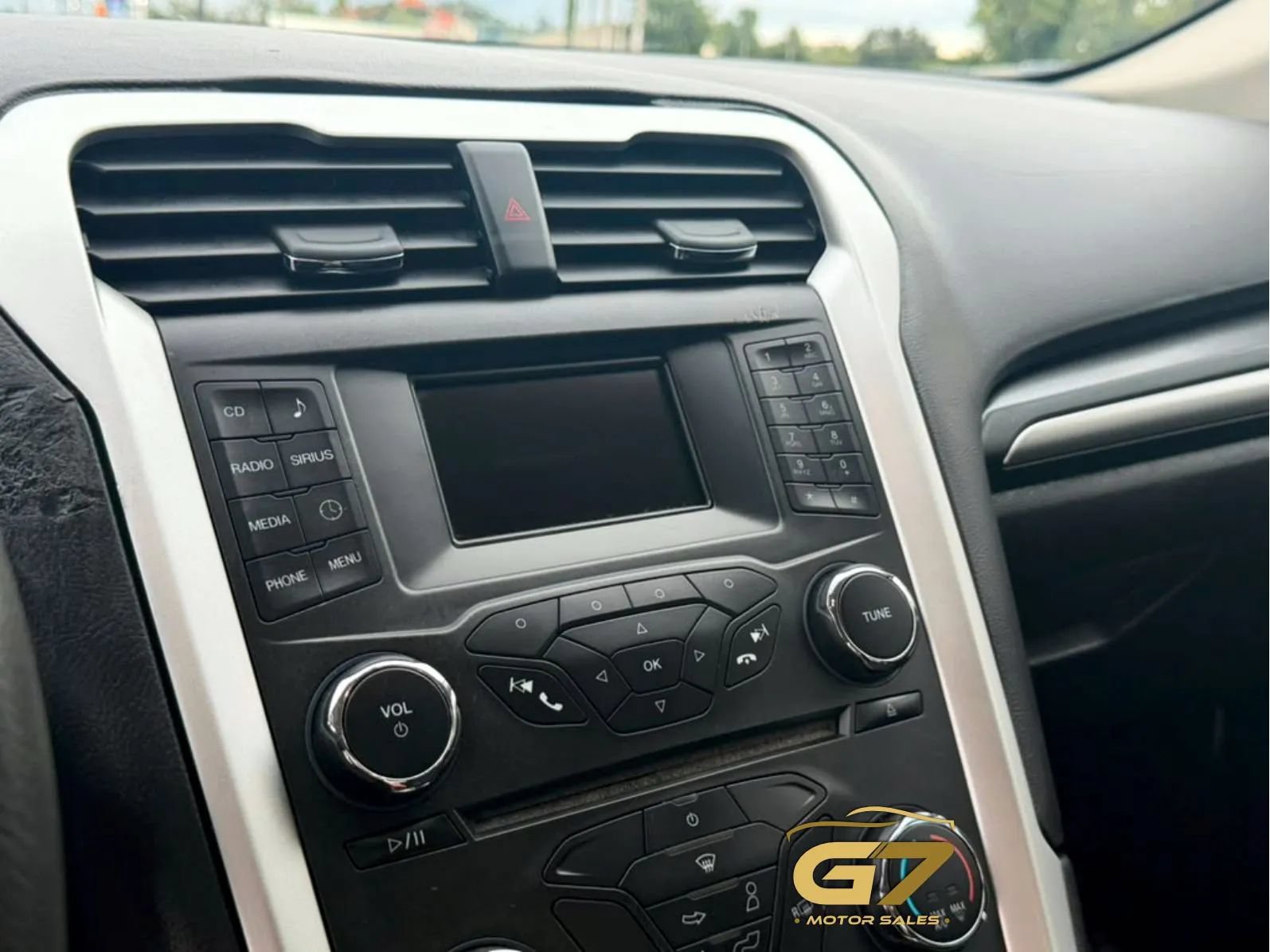 Used 2016 Ford Fusion SE FWD image 26