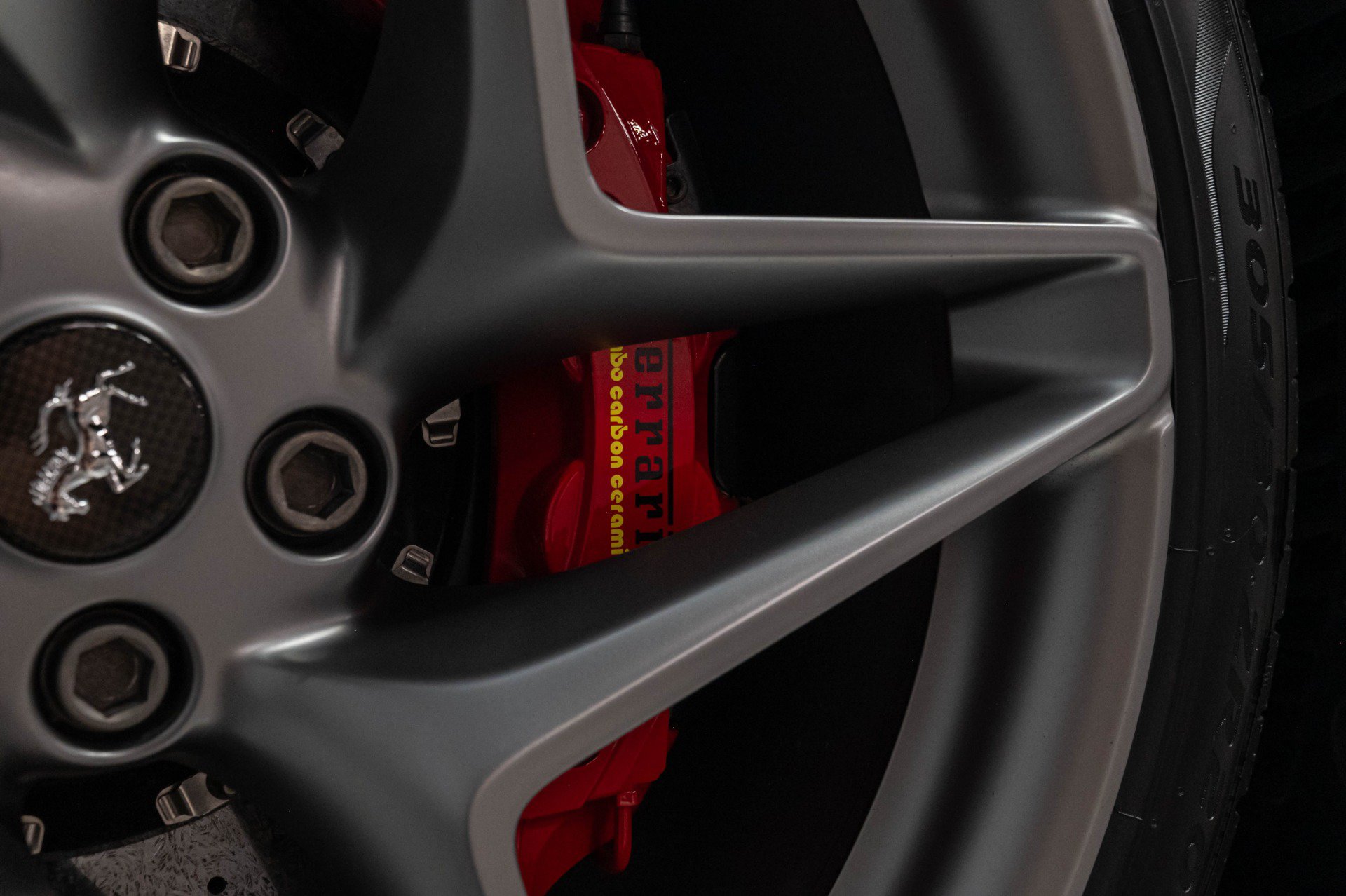 Used 2021 Ferrari F8 Tributo RWD image 24