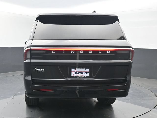 Used 2025 Lincoln Navigator Reserve AWD/4WD image 28