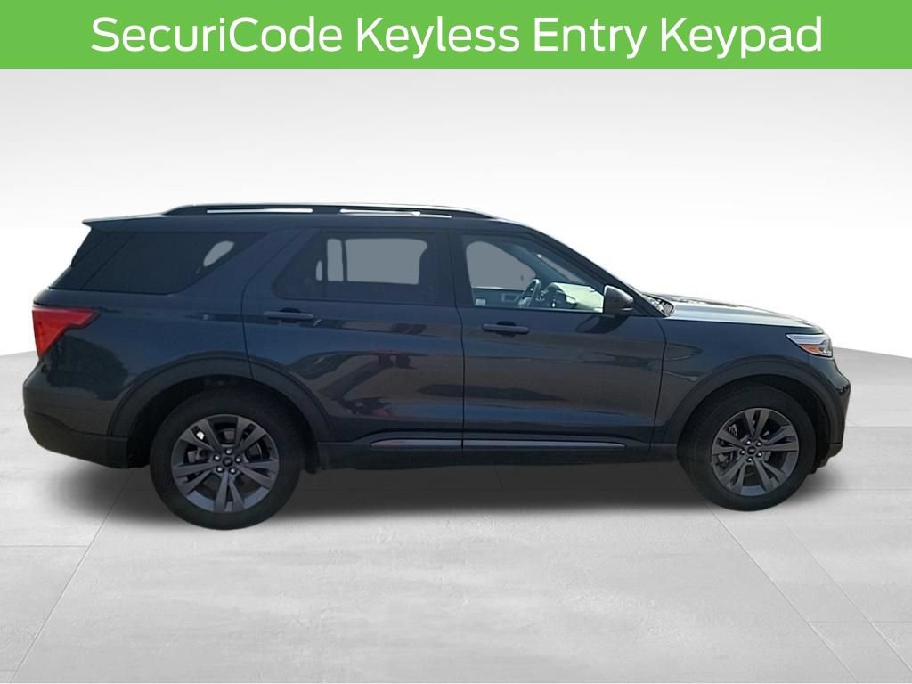 Used 2022 Ford Explorer XLT w/ Equipment Group 202A AWD/4WD image 14