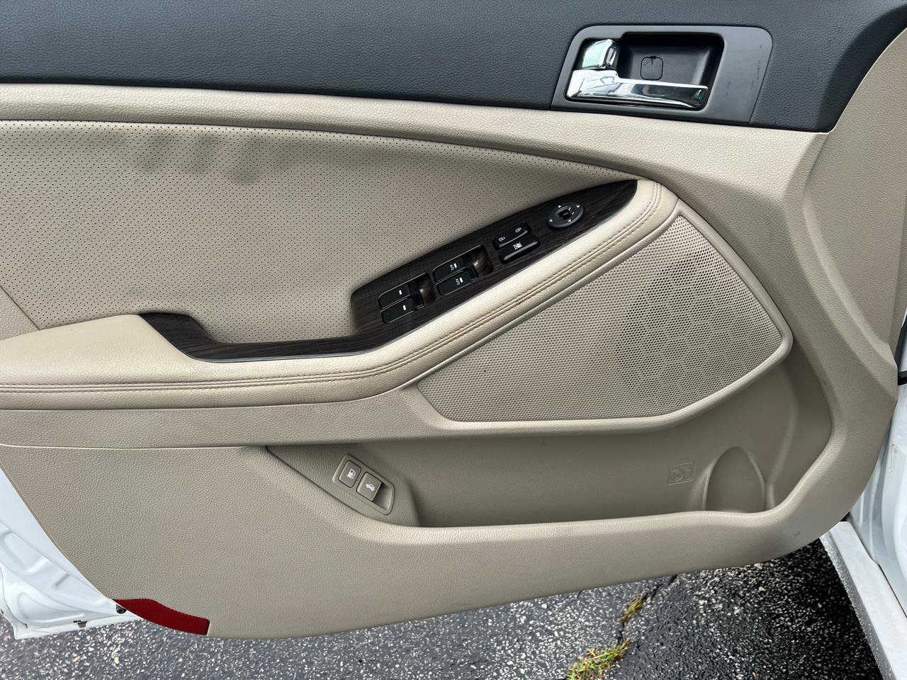 Used 2012 Kia Optima EX FWD image 17
