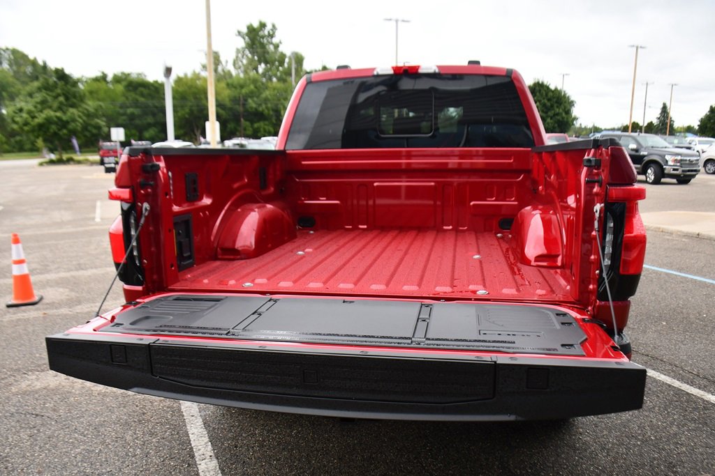 New 2025 Ford F150 Lightning Lariat image 18