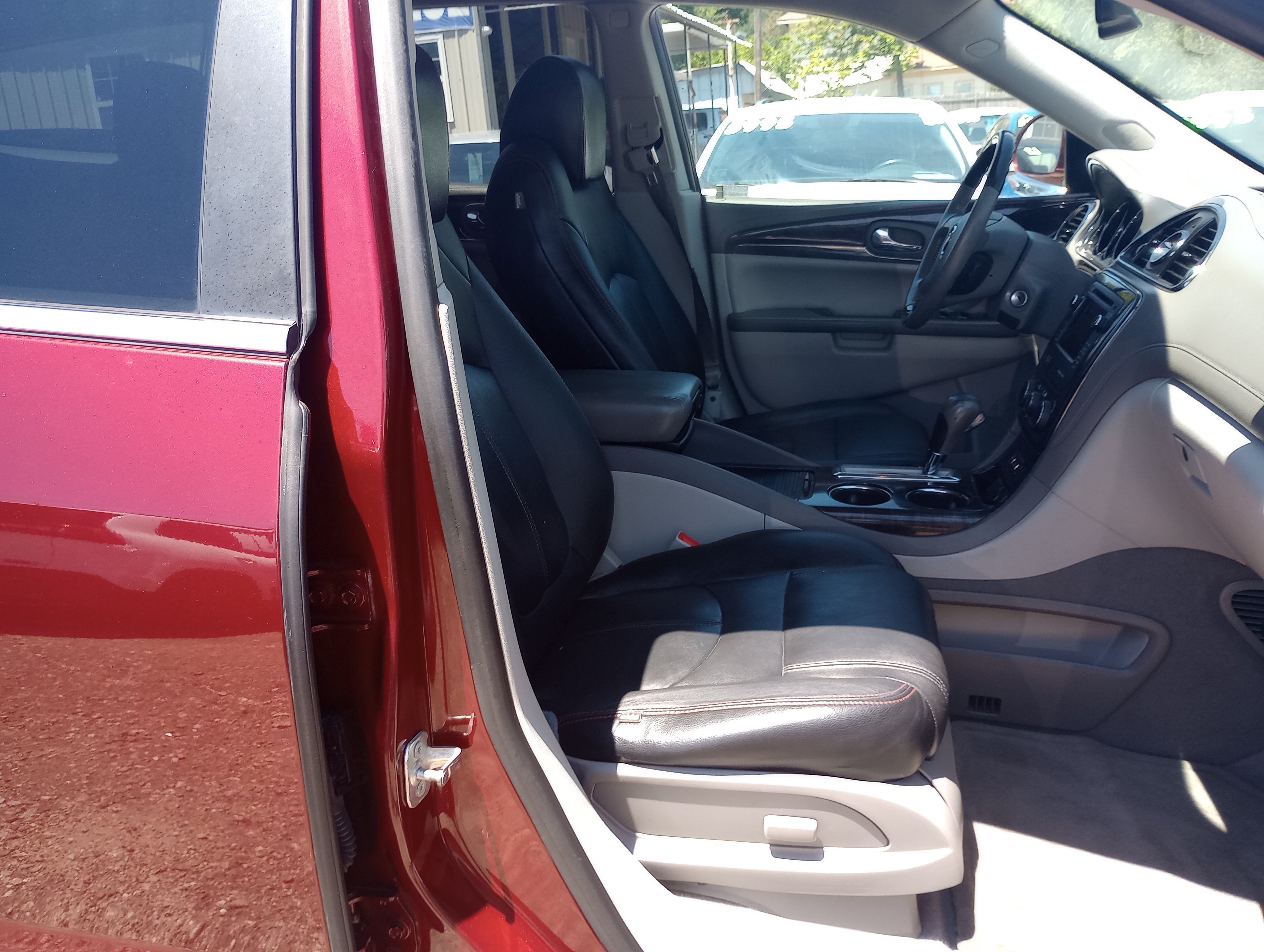 Used 2015 Buick Enclave Convenience FWD image 16