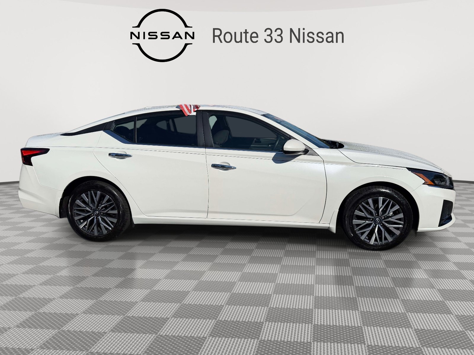 Used 2023 Nissan Altima 2.5 SV FWD image 4