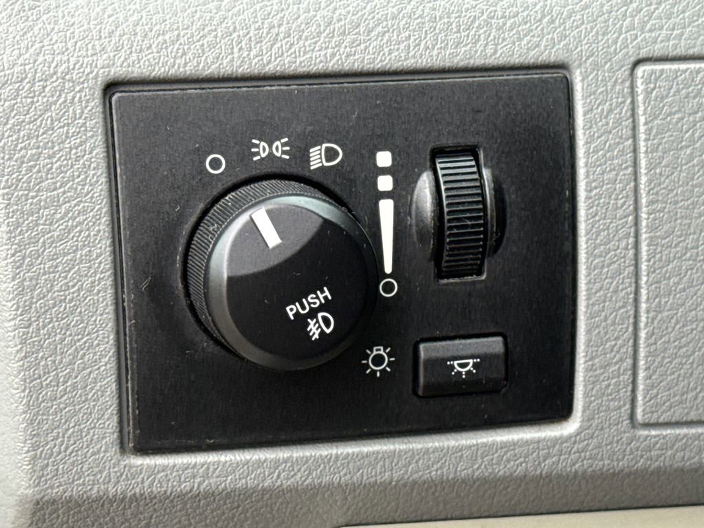 Used 2008 Dodge Grand Caravan SXT w/ Family Value Group FWD image 21