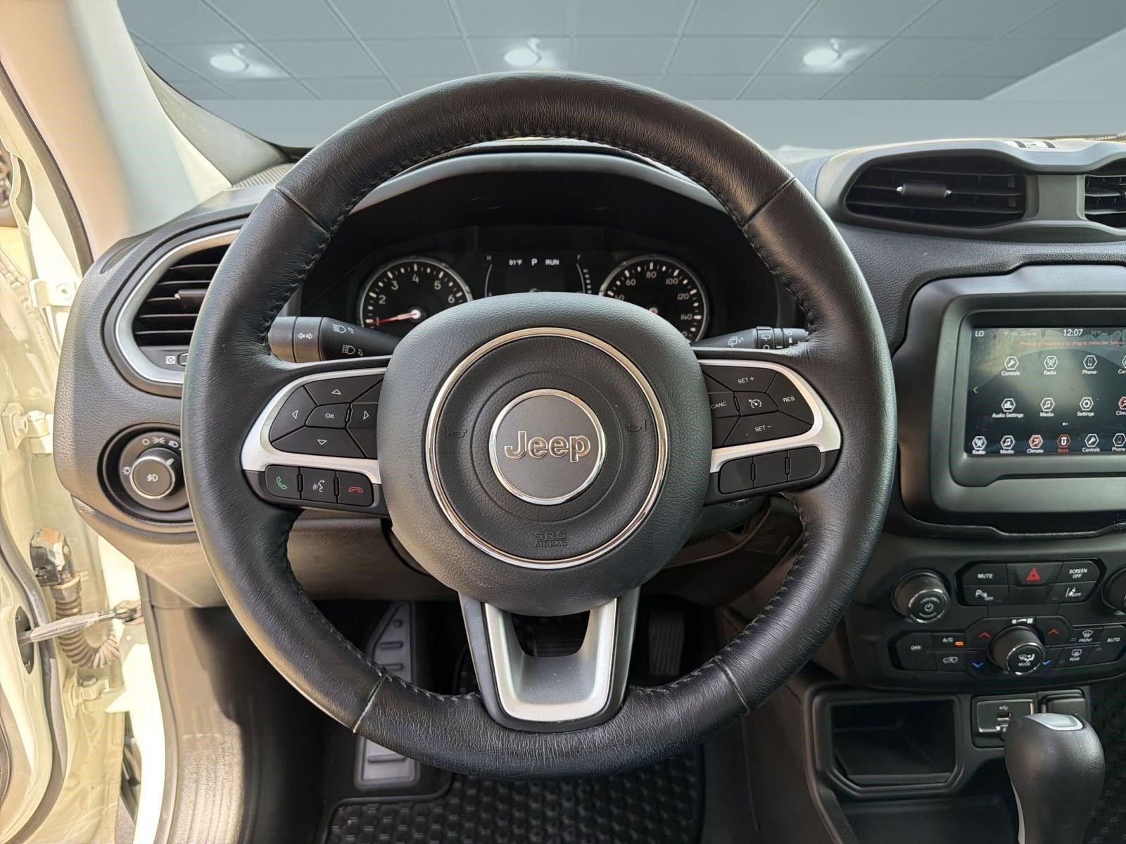 Used 2018 Jeep Renegade Latitude w/ Advanced Technology Group FWD image 17
