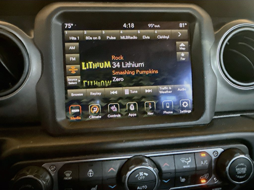 Certified 2022 Jeep Wrangler Unlimited Sport w/ Sun And Sound Package AWD/4WD image 16