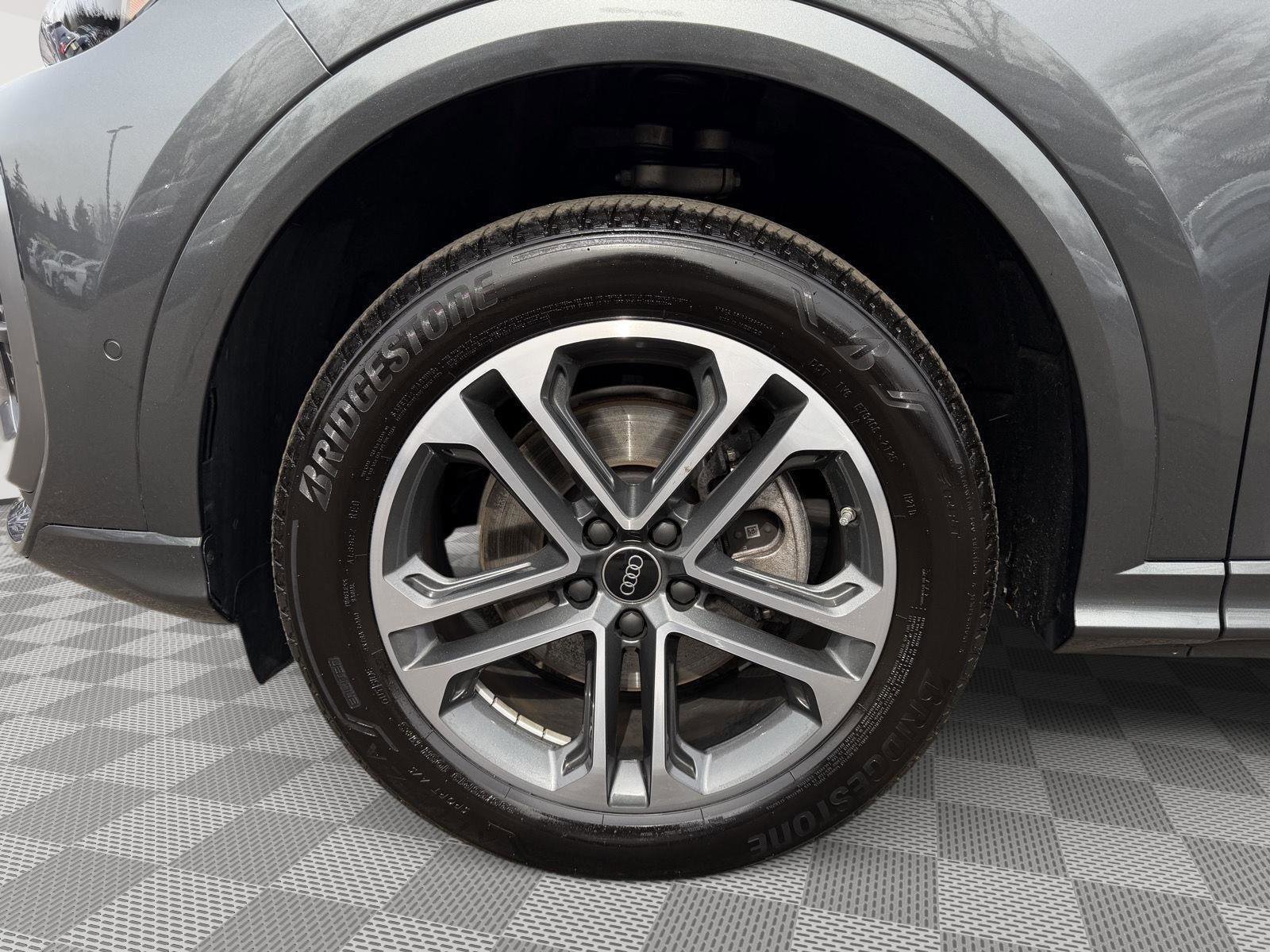 Used 2025 Audi Q5 Premium w/ Convenience Package image 7