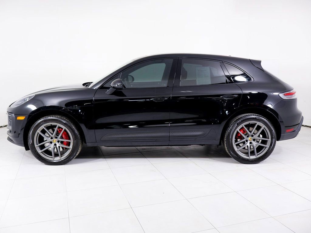 Certified 2023 Porsche Macan S image 2