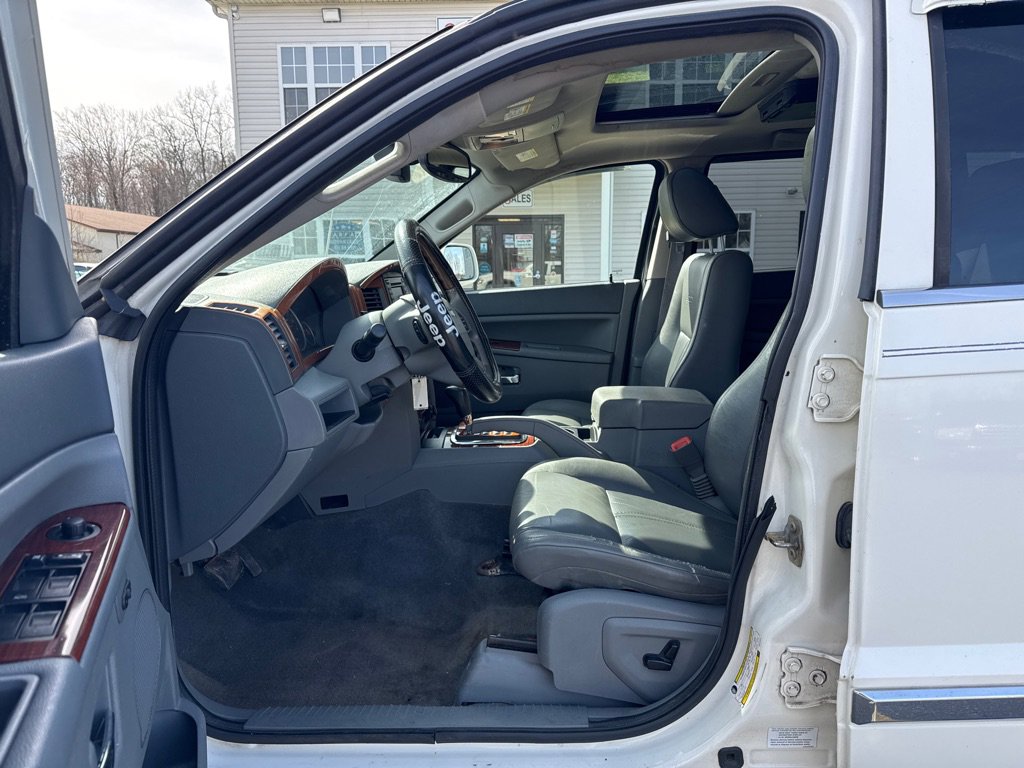 Used 2005 Jeep Grand Cherokee Limited AWD/4WD image 9