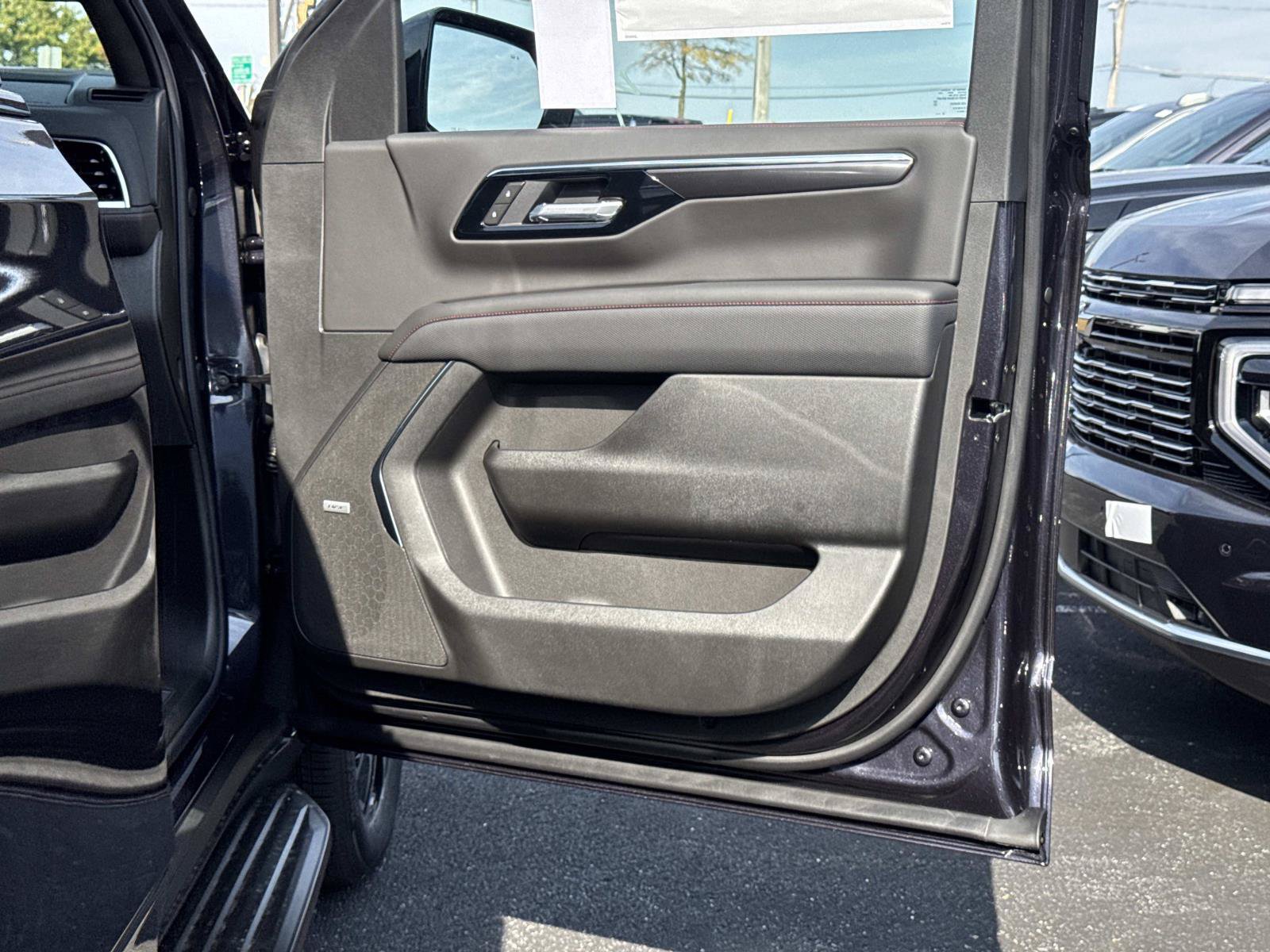 New 2027 Chevrolet Suburban RST w/ Comfort Package AWD/4WD image 10