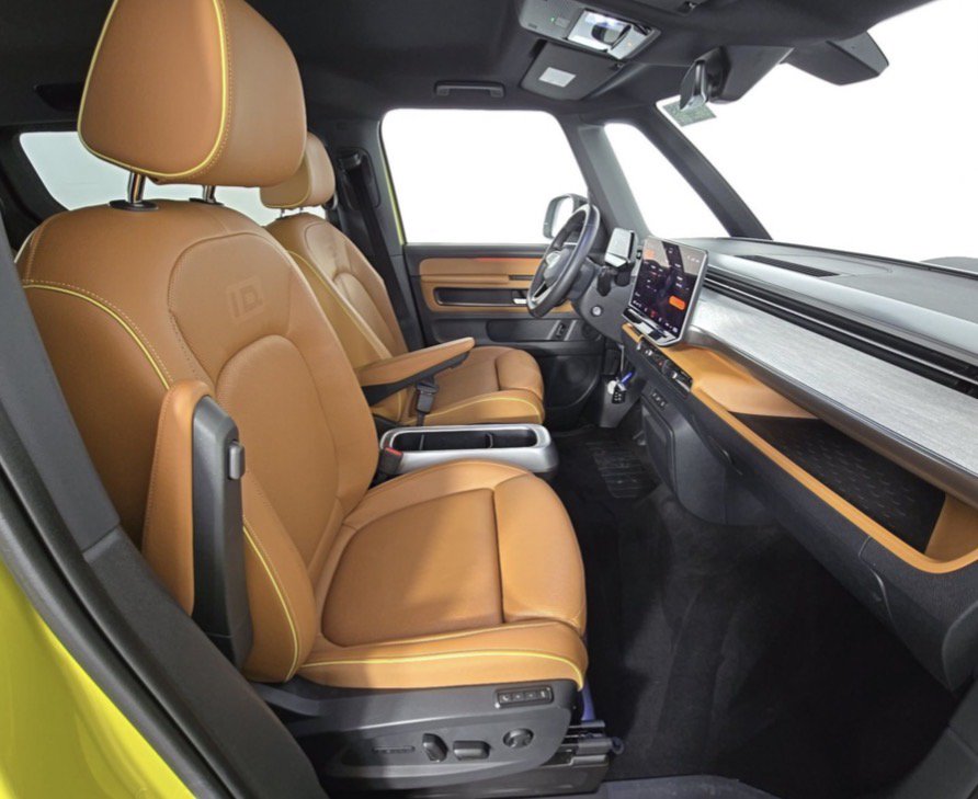 Used 2025 Volkswagen ID. Buzz Pro S Plus RWD image 8