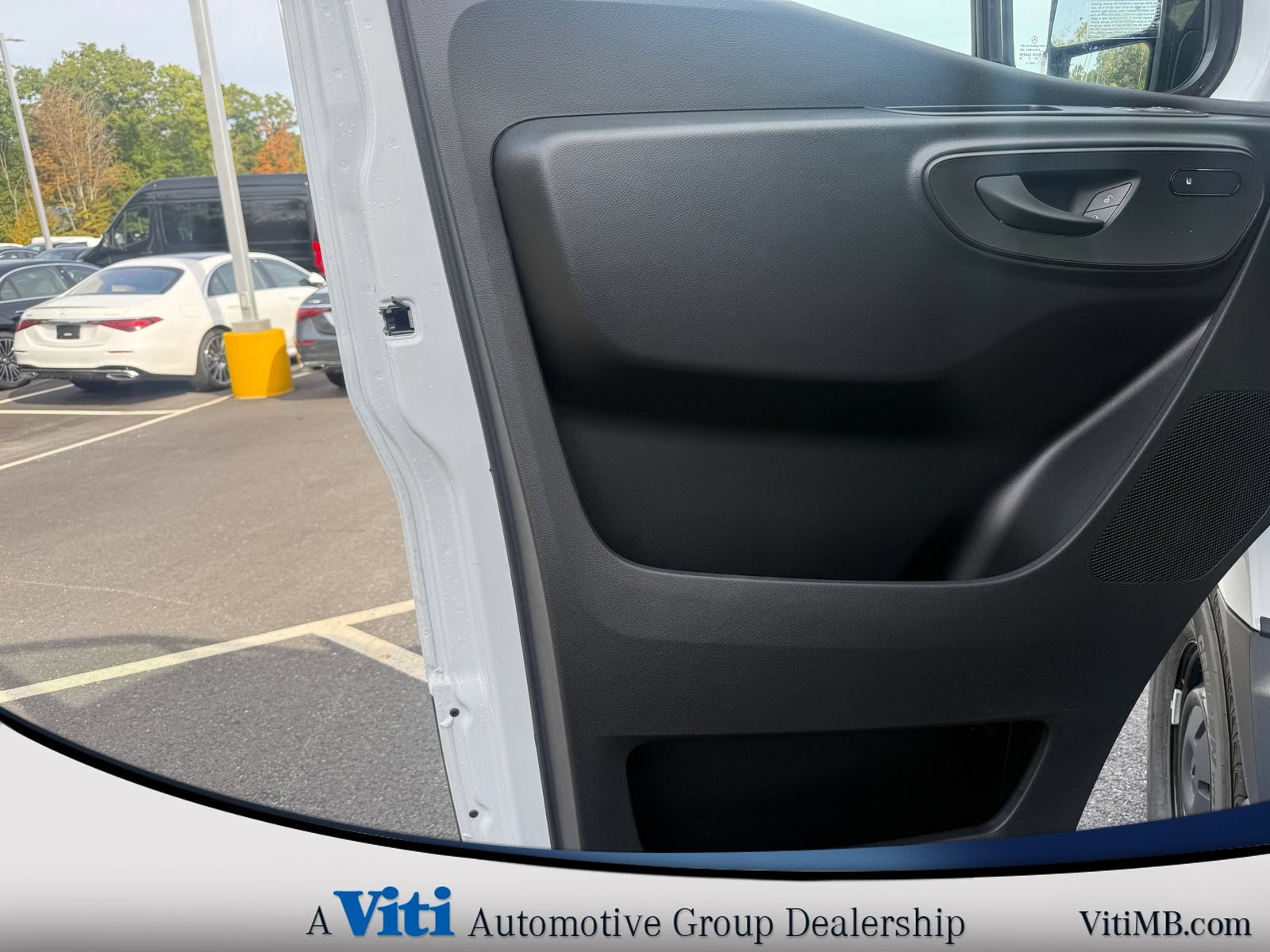 Used 2025 Mercedes-Benz Sprinter 2500 image 13