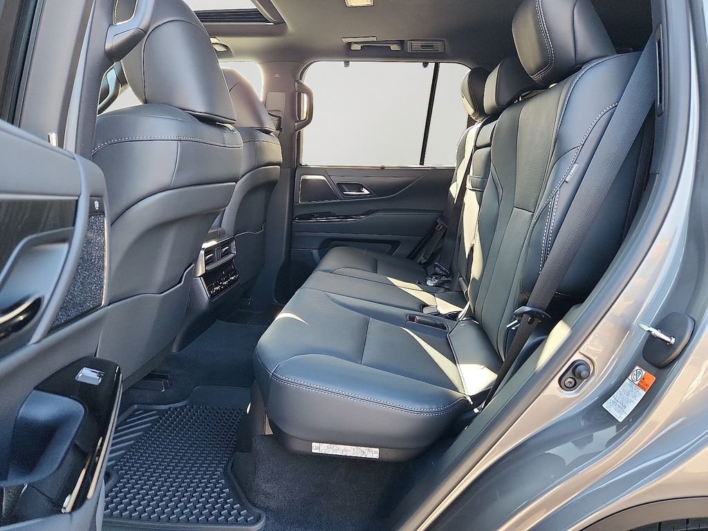 New 2025 Lexus LX 600 4WD w/ Luxury Package image 5