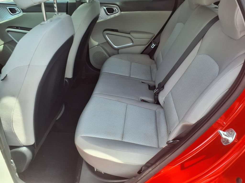 Used 2020 Kia Soul LX FWD image 13