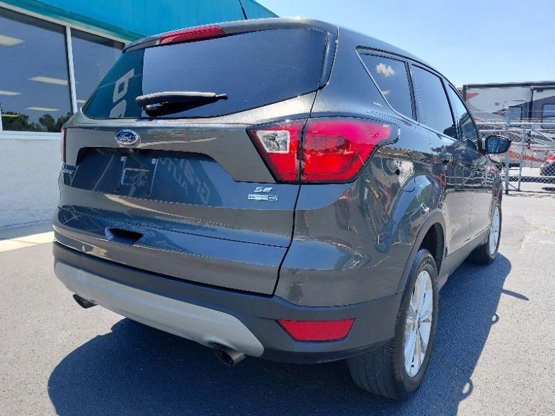 Used 2019 Ford Escape SE AWD/4WD image 4