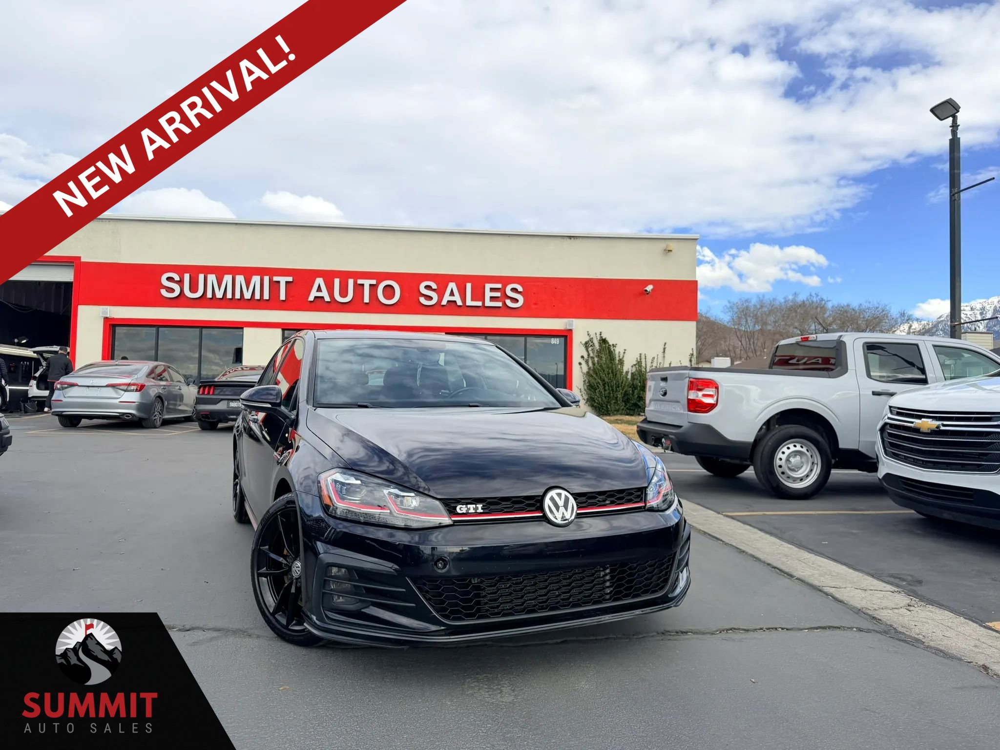 Used 2021 Volkswagen GTI SE image 1