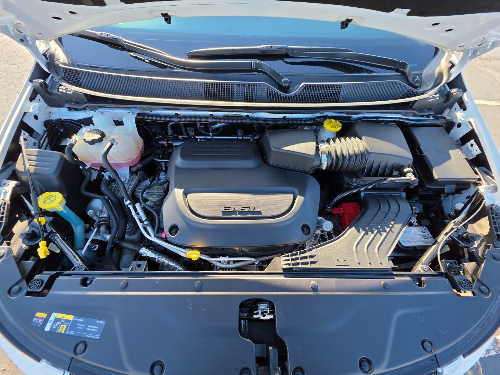 Used 2024 Chrysler Pacifica Touring-L FWD image 11