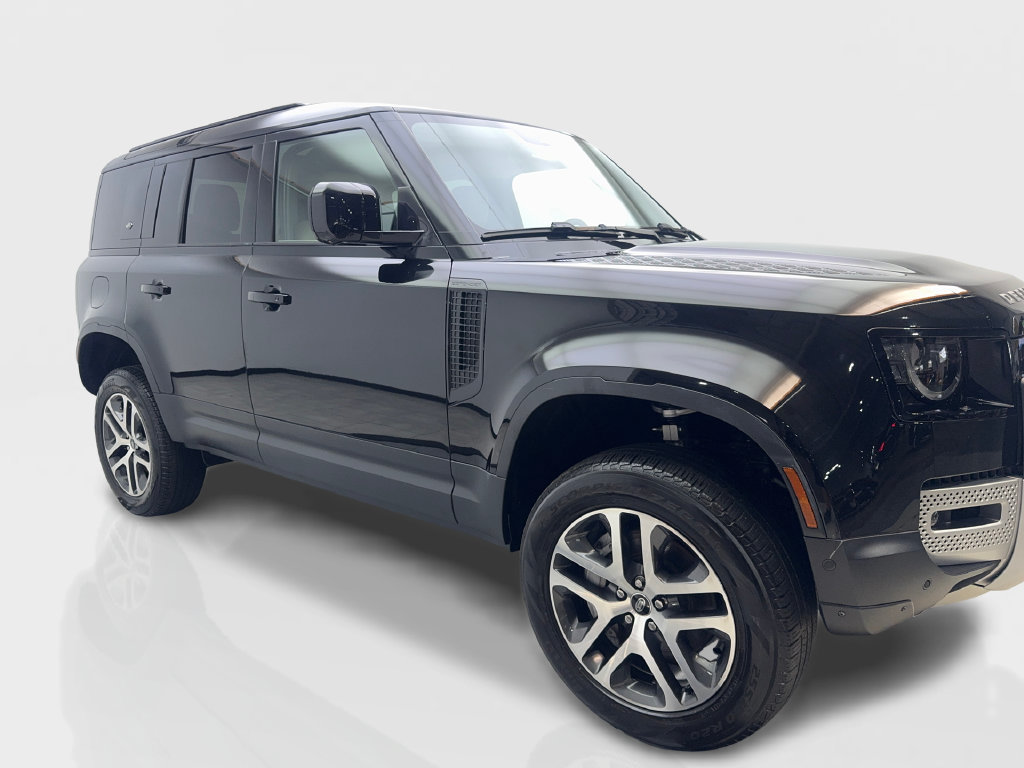 Used 2023 Land Rover Defender 110 SE AWD/4WD image 14
