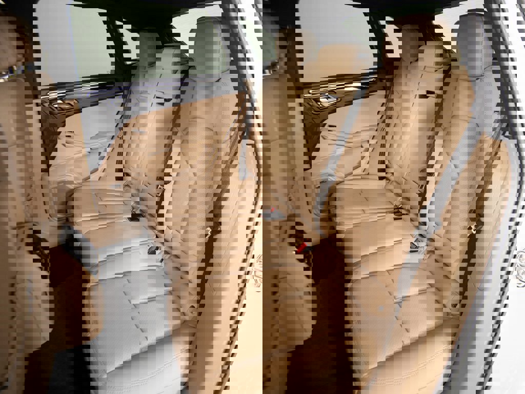 New 2026 Porsche Macan image 30