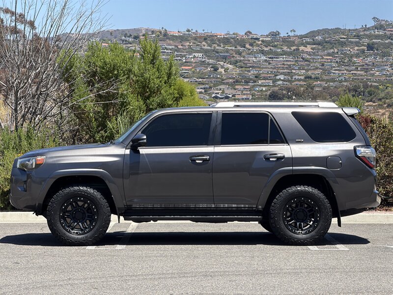 Used 2016 Toyota 4Runner SR5 Premium RWD image 3