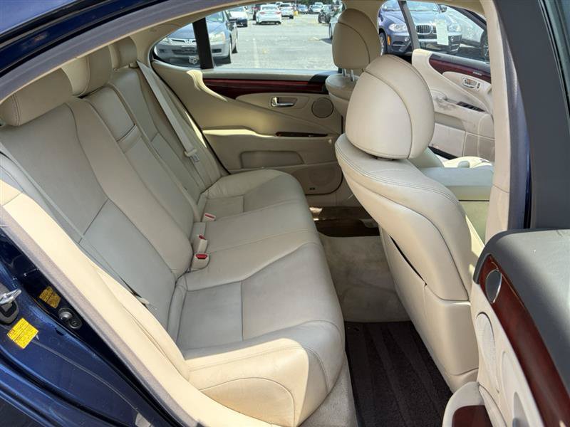 Used 2011 Lexus LS 460 w/ Luxury Value Edition RWD image 11