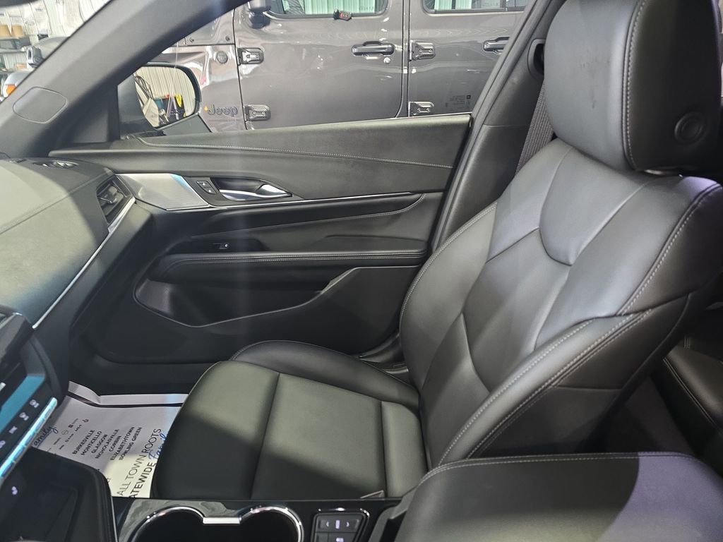 Used 2021 Cadillac CT4 Luxury w/ Sun And Sound Package image 11