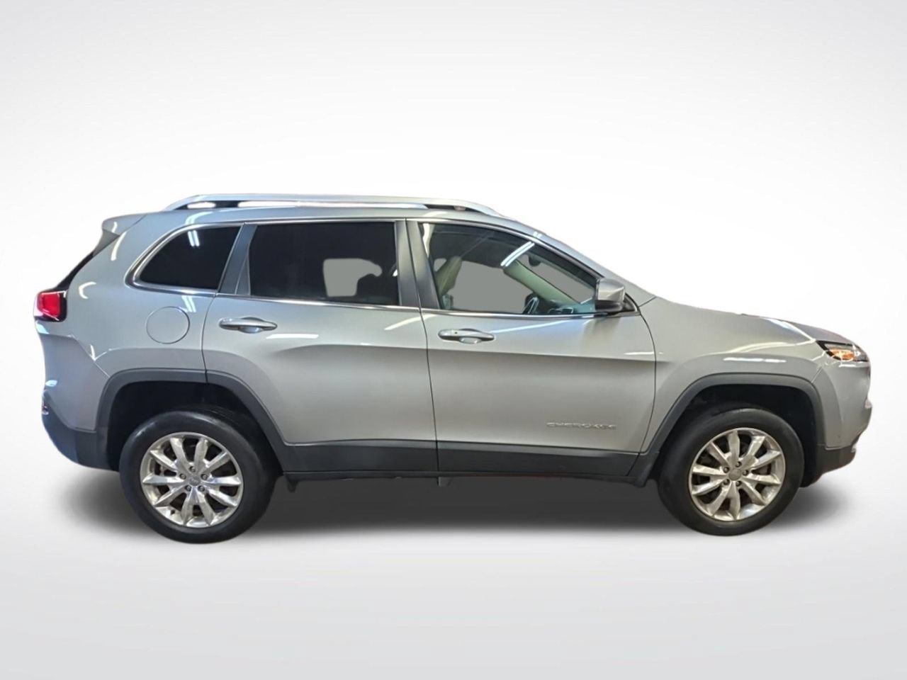Used 2015 Jeep Cherokee Limited w/ Luxury Group AWD/4WD image 8