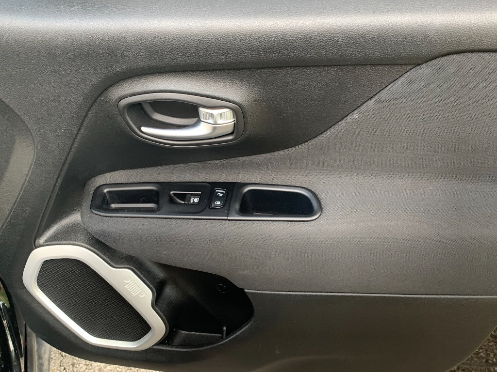 Used 2021 Jeep Renegade Latitude AWD/4WD image 21