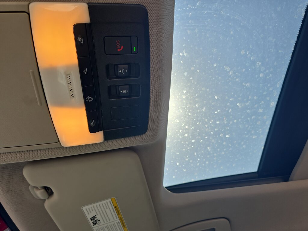 Used 2021 Nissan Rogue SV w/ Premium Package image 14