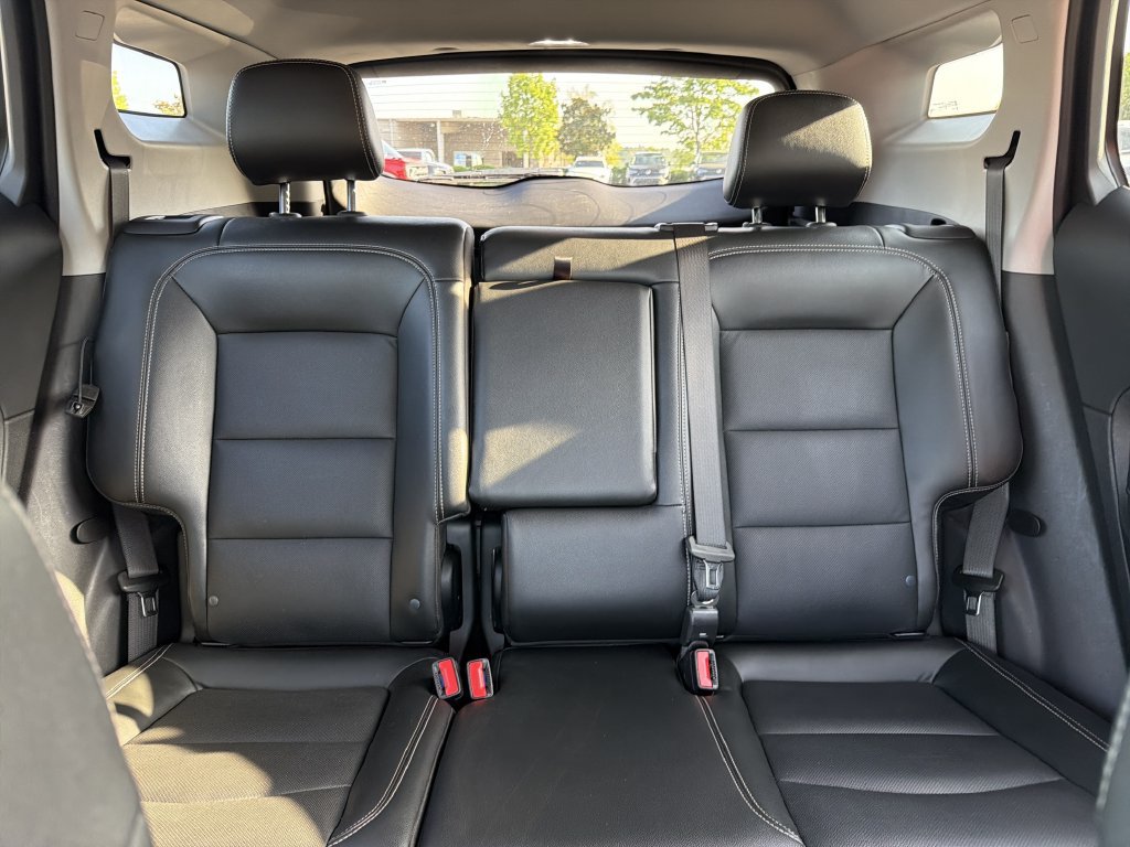 Used 2024 GMC Terrain SLT AWD/4WD image 29