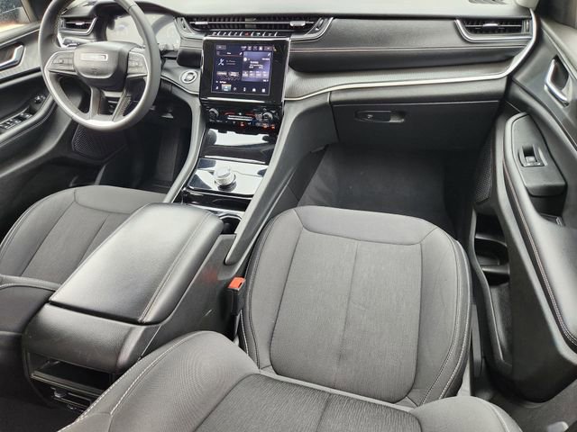 Certified 2023 Jeep Grand Cherokee Laredo AWD/4WD image 22