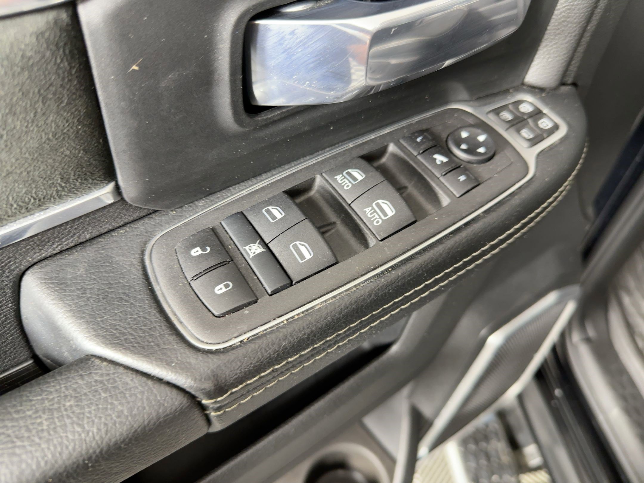 Used 2024 RAM 2500 Laramie w/ Sport Appearance Package image 20