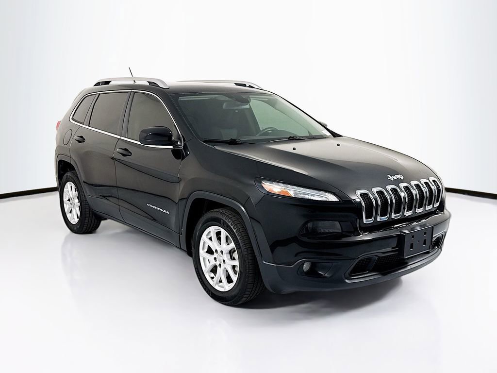 Used 2018 Jeep Cherokee Latitude w/ Safety Group image 3