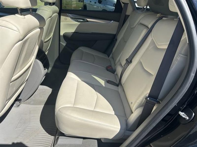 Used 2017 Cadillac XT5 Luxury w/ Driver Awareness Package image 23
