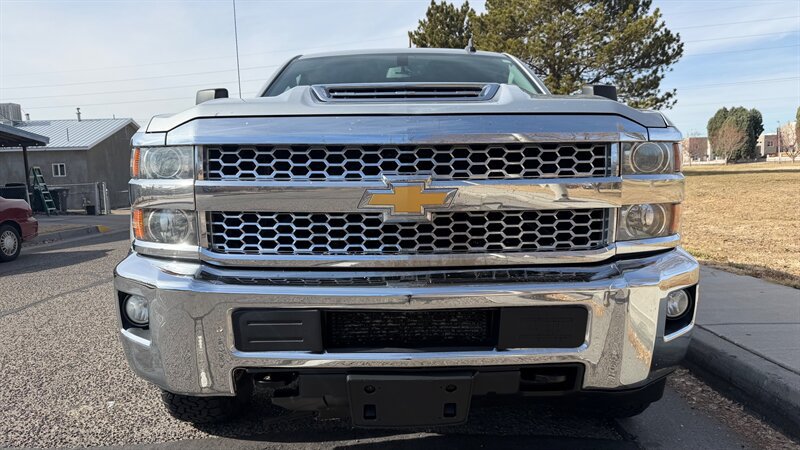 Used 2019 Chevrolet Silverado 2500 LT AWD/4WD image 4